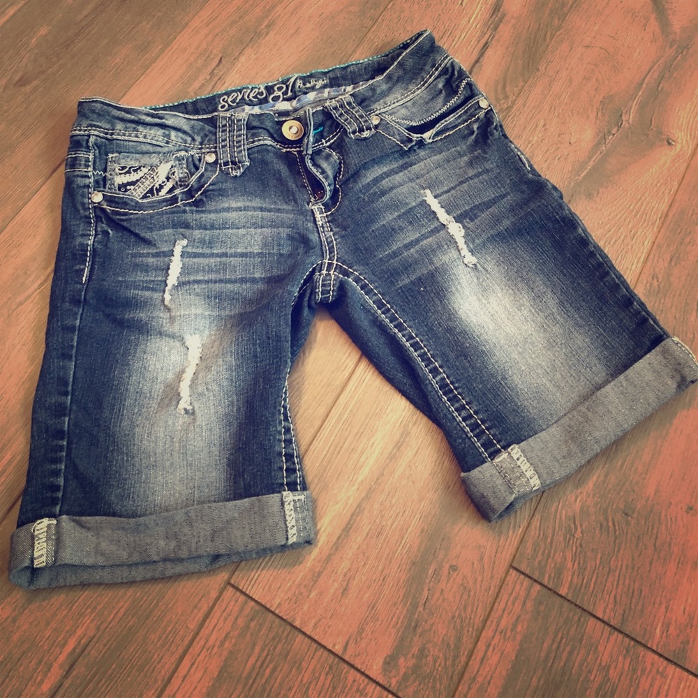 Bermuda jean shorts